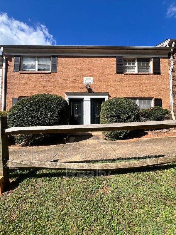 Foto del edificio - 2811 Bleeker Sq