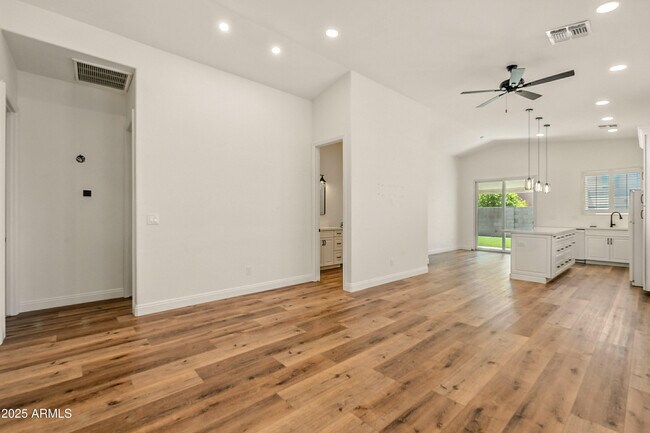 Foto del edificio - 30412 N 43rd St