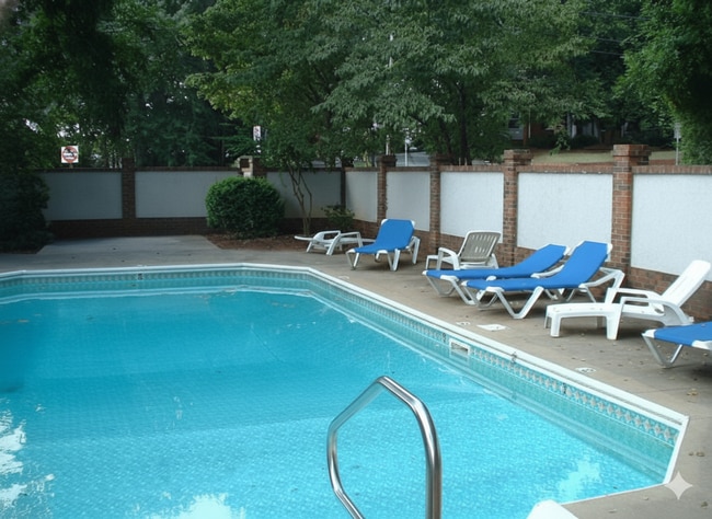 Building Photo - 935 Baxter St