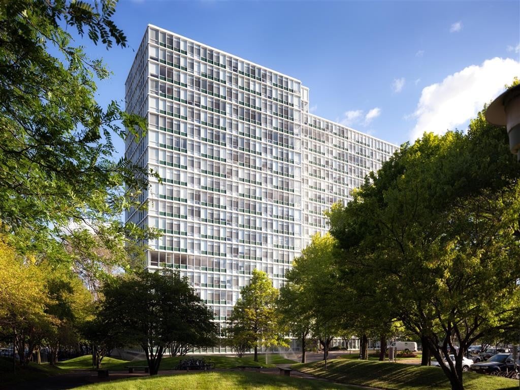 Prairie Shores Apartments Chicago, IL