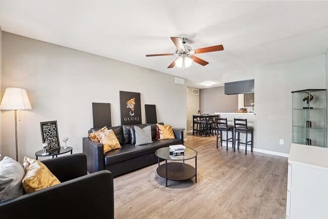 Building Photo - Crosby at Westchase Apartments