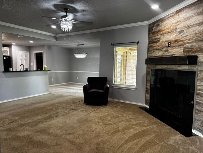 Building Photo - Stunning 3 Bed, 2 Bath Home in Sunridge Subdivision