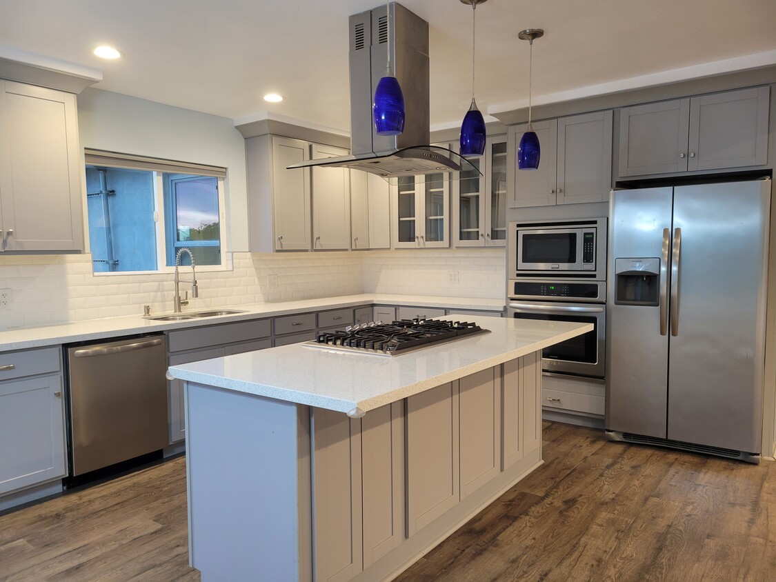 Kitchen - 11523 Ruthelen St