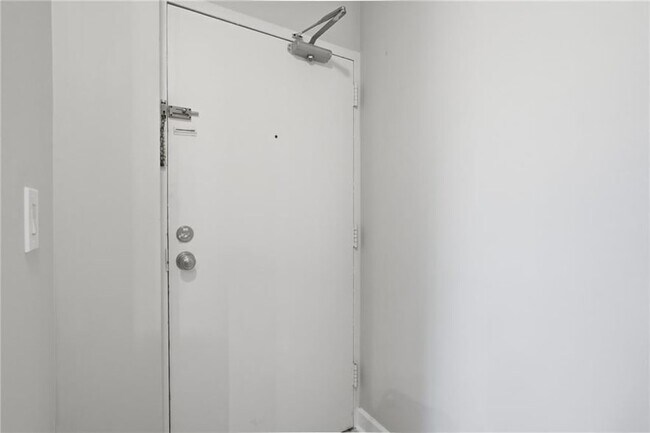 Building Photo - 2285 Peachtree Rd NE