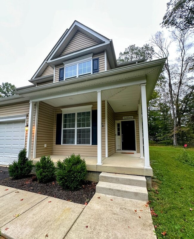 Building Photo - Newer Construction in Bryans Road Area