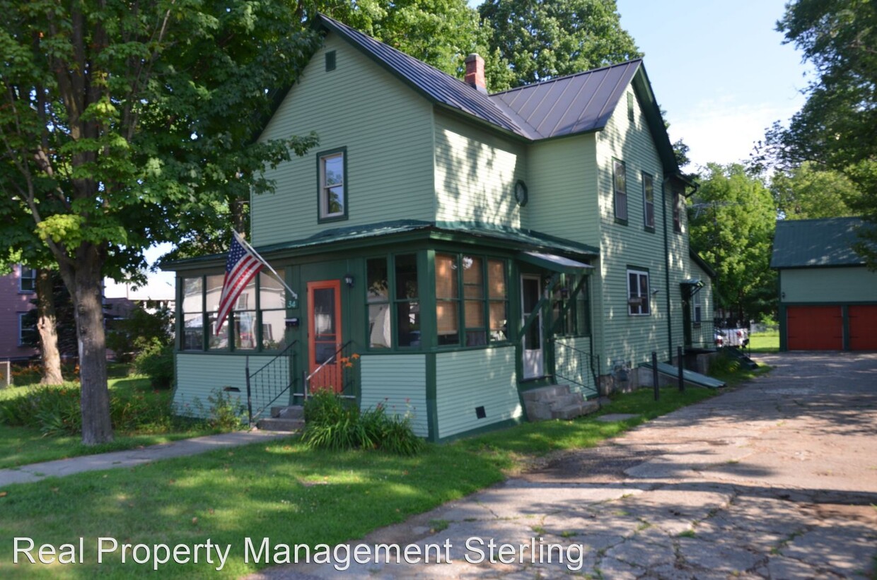 Primary Photo - 5 br, 2 bath House - 34 Maple Street