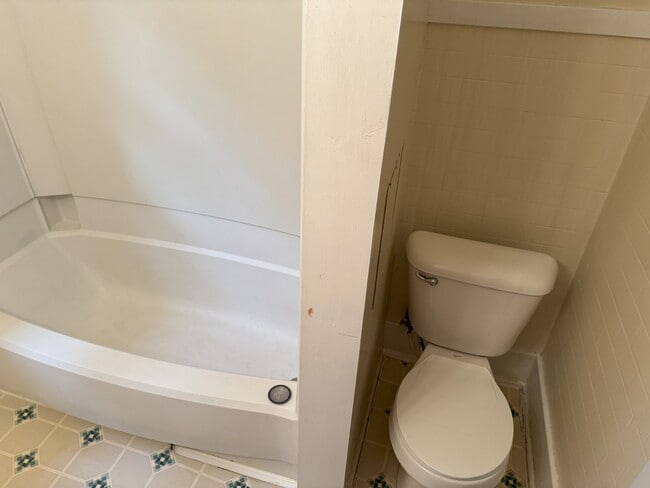 Building Photo - 1032 2nd Ave