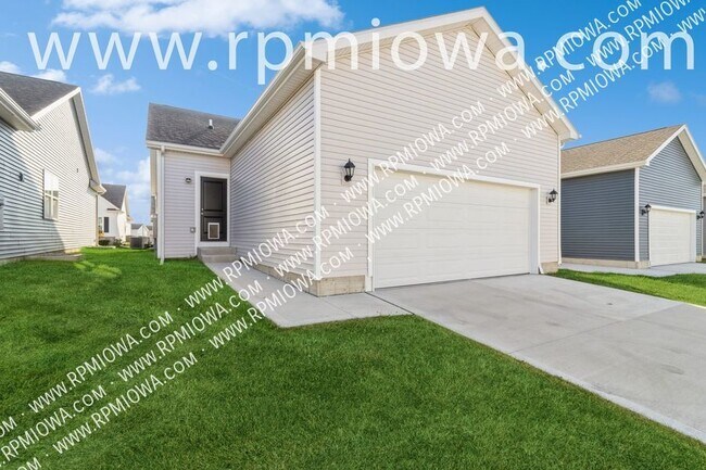 Building Photo - CHARMING HOME!!  3 Bedroom, 2.5 Bathroom H...