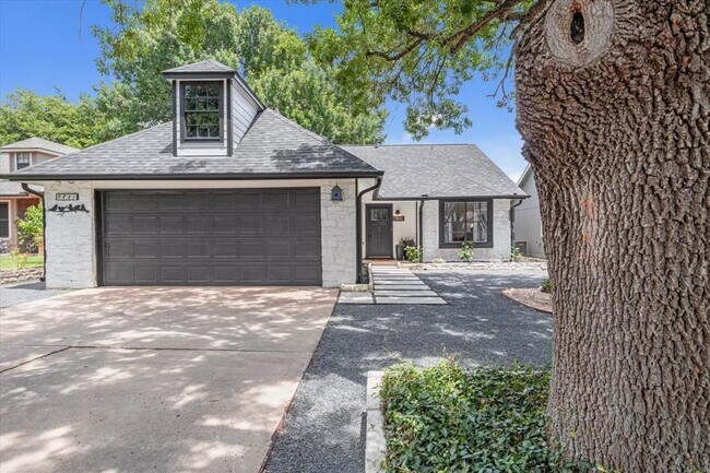 Foto del edificio - 9831 Briar Ridge Dr