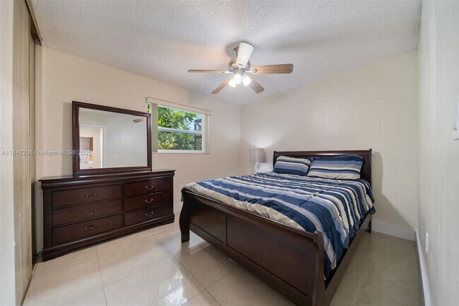 Foto del edificio - 3409 Turf Rd