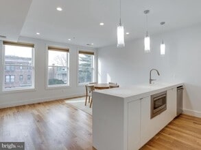 Building Photo - 254 15th St SE