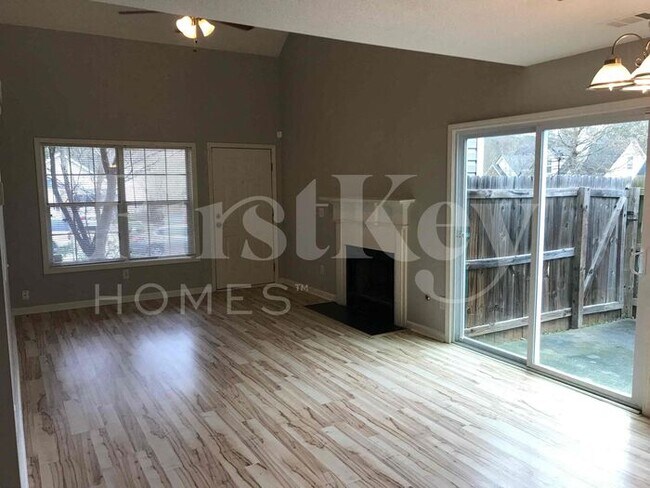 Building Photo - 3633 Emerald Point