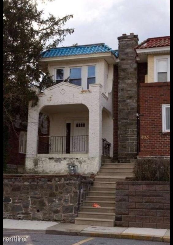 Foto del edificio - 3 br, 1 bath Townhome - 821 Rader Ave