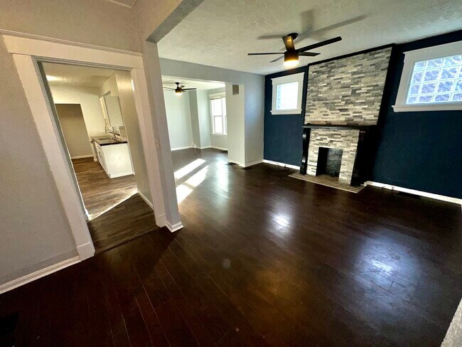 Foto del edificio - 3315 Bassett Rd