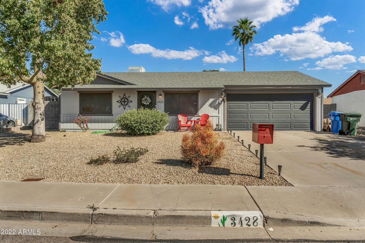 Foto principal - 3428 E Acoma Dr