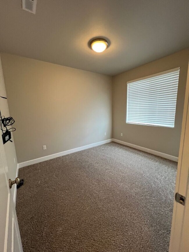 Foto del edificio - Rent Reduced-Home in Quincy