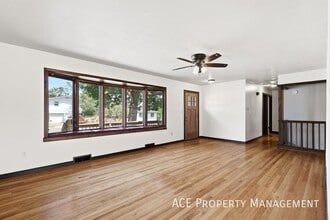 Building Photo - 209 Wedgewood Dr