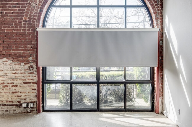 Building Photo - 701 Minnesota St