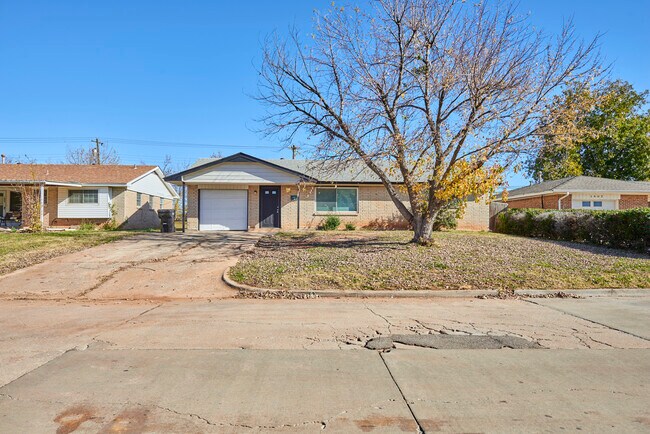 Foto del edificio - 1404 N Nail Pky