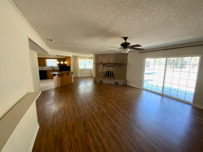 Building Photo - 129 12th Ave