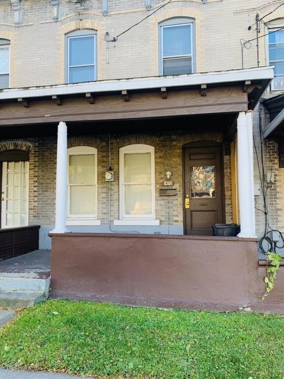 Primary Photo - 1410 Linden St