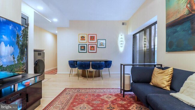Foto del edificio - 1812 Vernon St NW