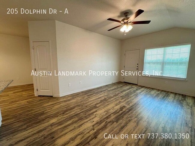 Building Photo - 205 Dolphin Dr