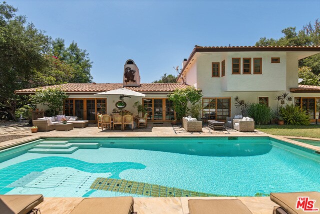 Primary Photo - 3268 Serra Rd