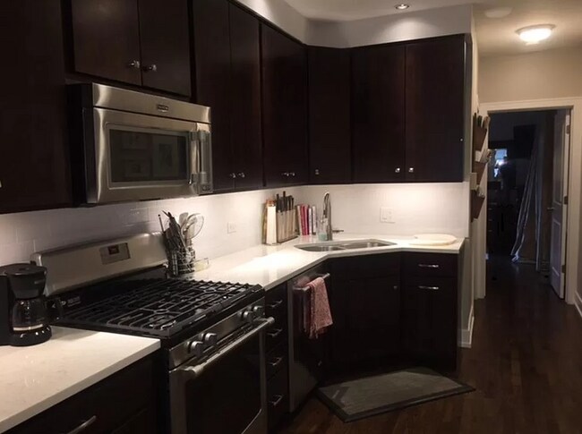 Building Photo - 1212 W Henderson St