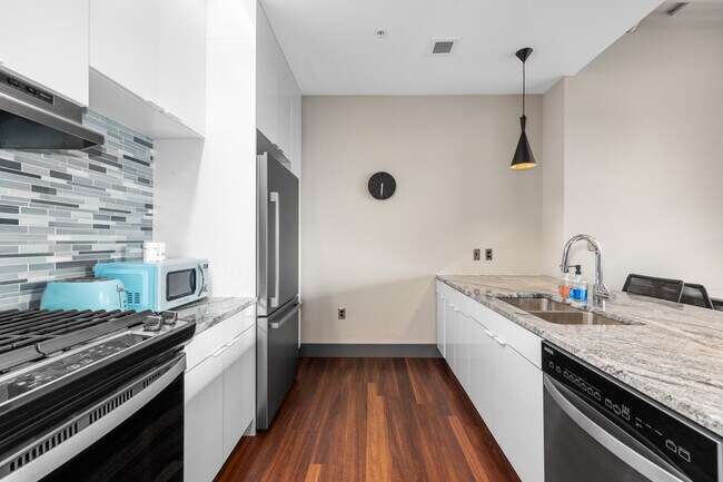Foto del edificio - Leonard Luxury Apartments