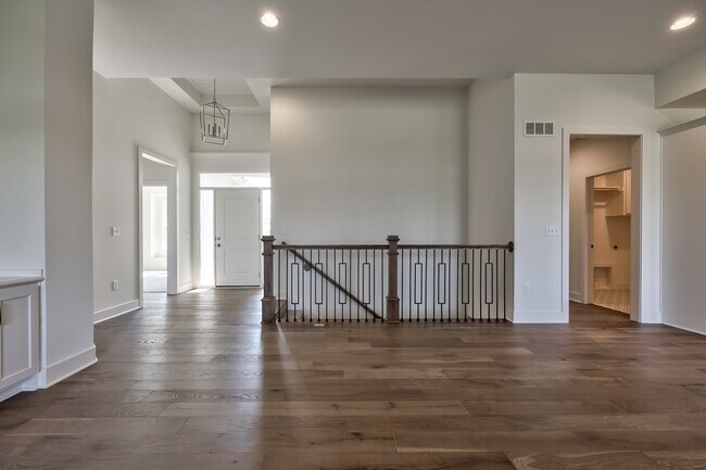 Entry - 8302 Pickering St