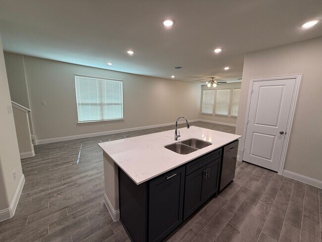 Foto del edificio - 801 Portina Dr