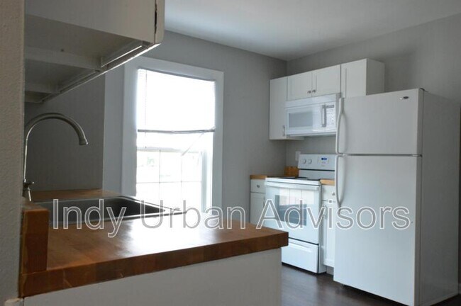 Building Photo - 524 1/2 E Raymond St.