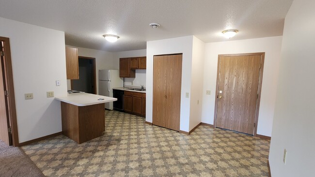 Building Photo - 1st Month's Rent Half Off!! Large 2 Bedroo...