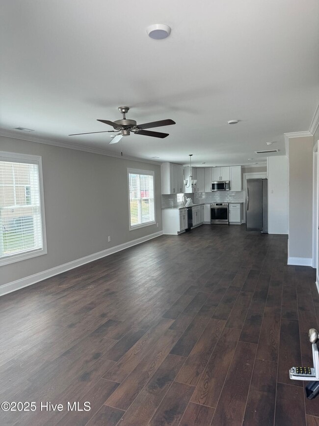 Building Photo - 824 Sarah Rebecca Dr