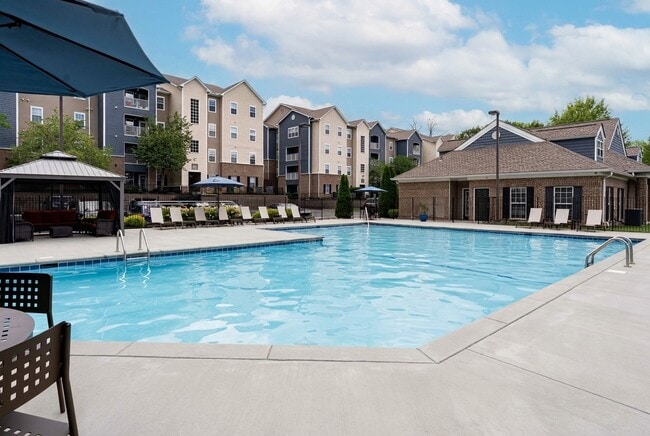 Building Photo - Evergreen at the Bluffs