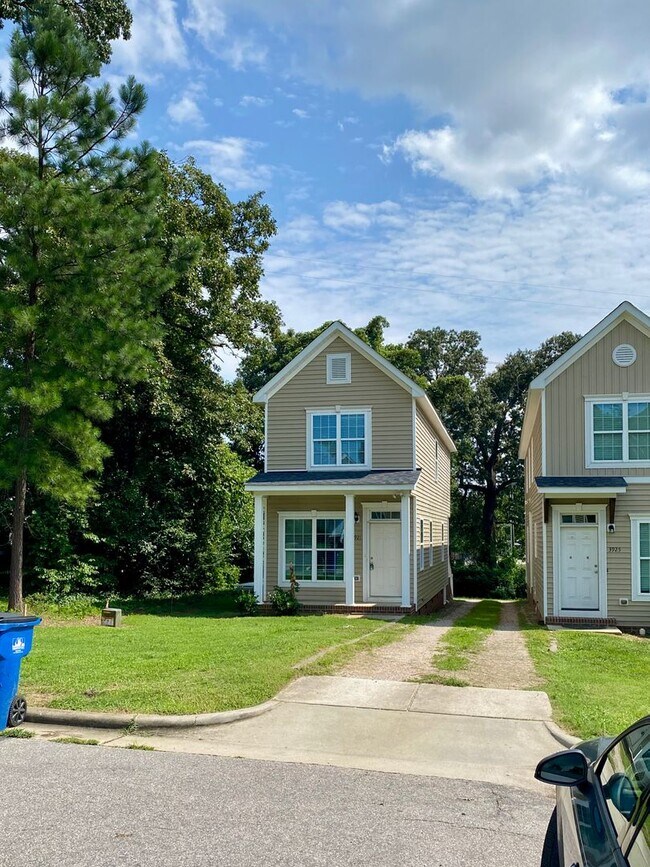 Foto del edificio - 3921 Lexington Dr