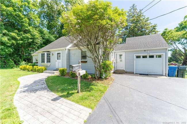 Building Photo - Cozy 3-Bedroom Single-Family Home in Groton!