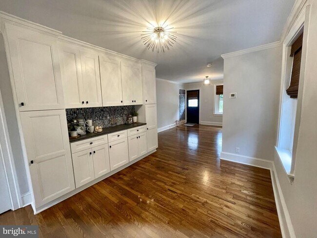 Building Photo - 329 Hampden Ave