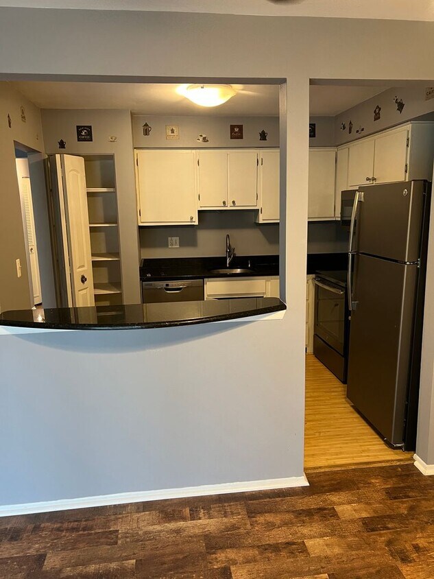 Foto principal - Beautiful 2 bedroom, 2.0 bath Condo in Westland