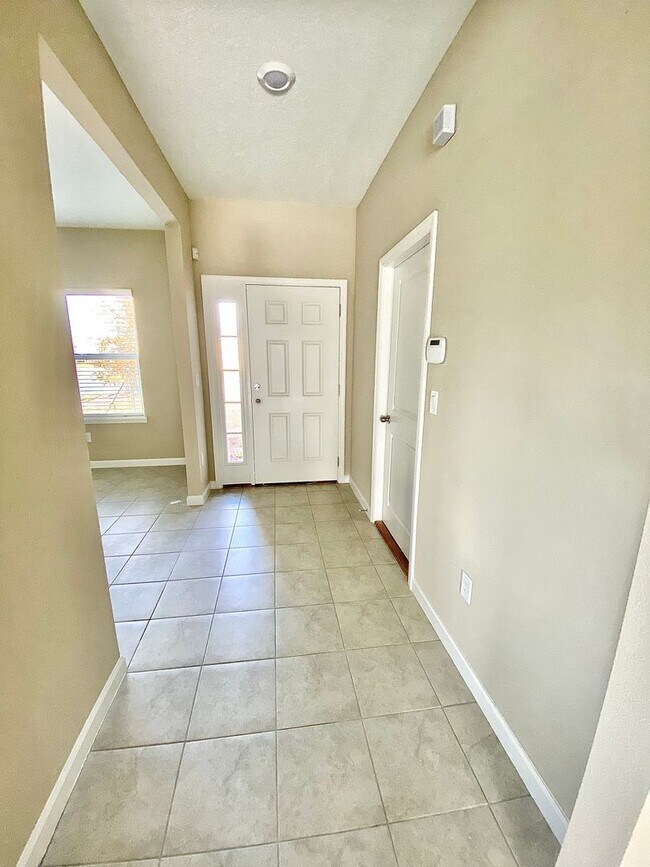 Foto del edificio - Brand New Construction 3/2 with bonus space