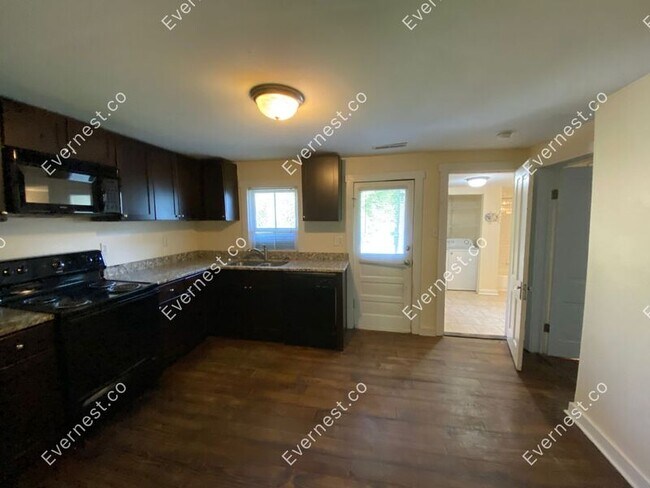 Building Photo - 627 N 27th St