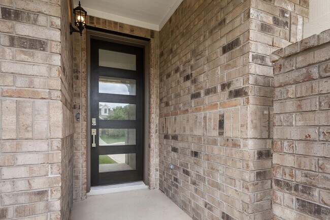 Building Photo - 8738 Hedford Flats