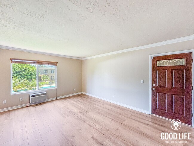 Foto del edificio - SD: Charming 2BD/1BA 2nd Floor Condo in El Cajon W/ A/C Unit, W/D, & 2 Reserved Parking Spots!