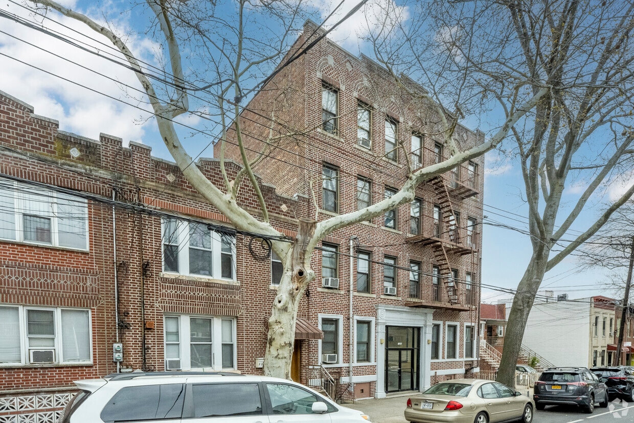 Primary Photo - 1355 64th St
