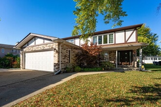 Building Photo - 1000 E Callero Cir