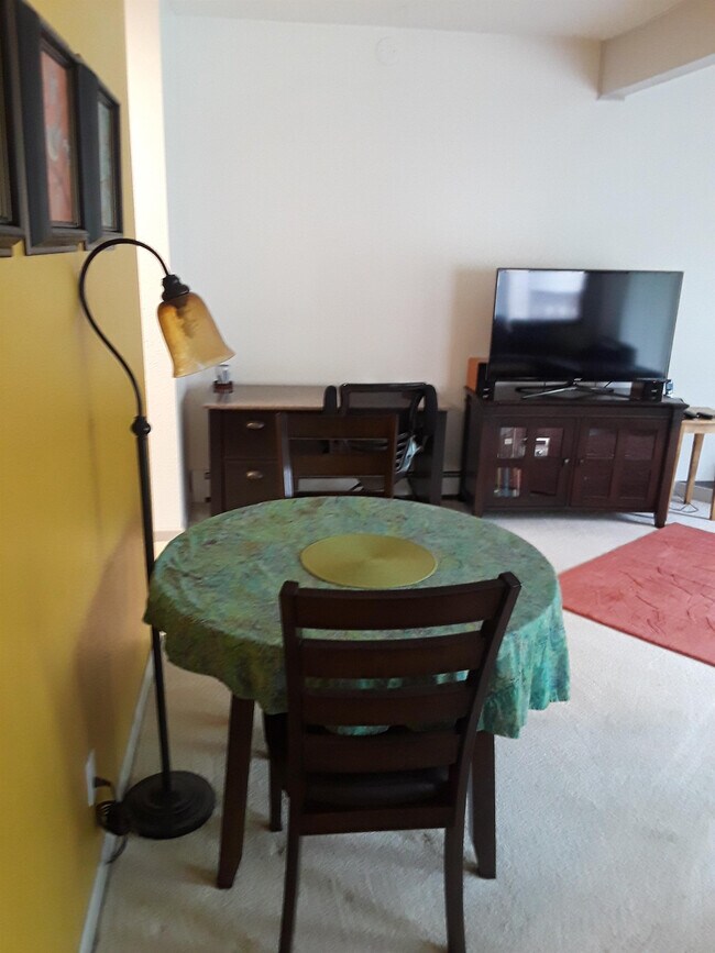Foto del edificio - 4804 Mills Dr
