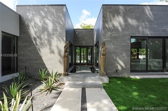 Foto del edificio - 8932 NE 10th Ct