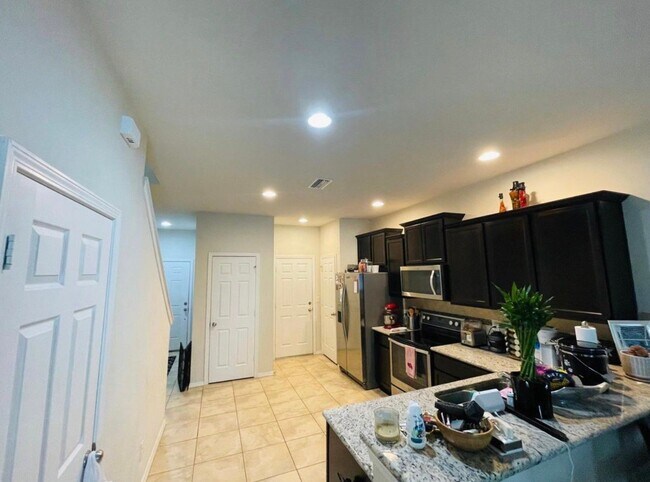 Building Photo - 8837 Turnstone Haven Pl