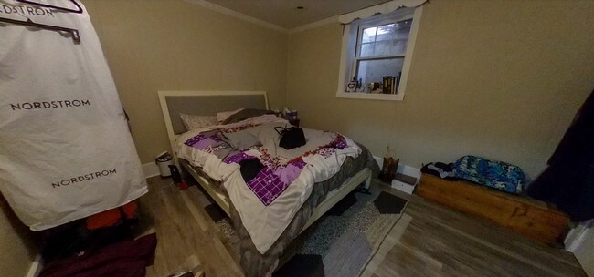 Building Photo - Close to Campus and Aggieville + Off-Street Parking + Washer & Dryer! Available June 4th!